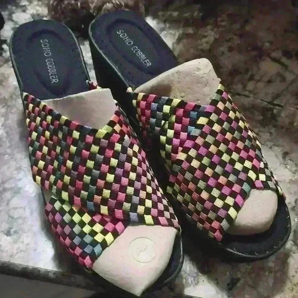 💚Nwt: Soho Cobbler Women’s Wedge Flip Flops Sandals Size: 7.5 - Picture 8 of 9